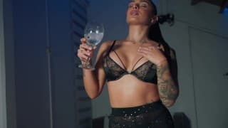 El baile mas sexy de todos con una latina tatuada perfecta termina en un orgasmo poderoso ⚡️