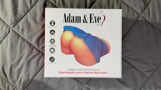 Adam & Eve - 大学男女同校后门 Booty 超逼真的和阴道自慰器打开Box