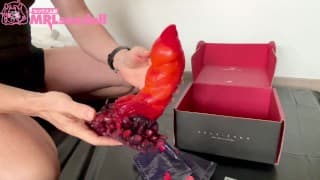 拆箱我的 MRLsexdoll futa Lucy 娃娃和 Azur Dragon 假屌。使用代码“Eric”在网上商店享受折扣