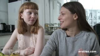 Ersties - Bonnie 和 Talia 互相给了对方一个呻吟的理由