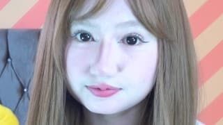 你能给我看一个硬鸡巴吗？我以前从未见过真正的，我的父母不让我一个人呆着！