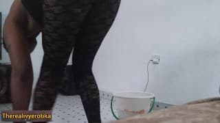 Vlllage 淫荡宝贝裸体清洁 🧹