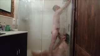 Follando en la ducha
