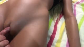 Espectacular actriz porno sabe poner cachondo rapido a sus fans