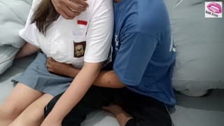 上学迟到了，去男朋友家