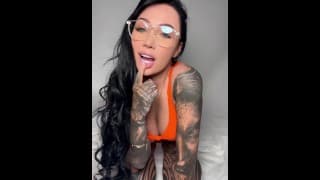 你能射在我的奶子上吗？🍒