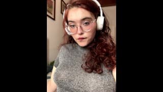 爸爸，我的免费 OnlyFans 可以在我个人资料中的链接中找到，那里有独家内容!!