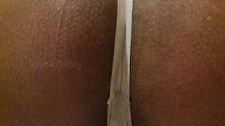 爸爸小便时闻闻我肮脏的丁字裤 - 我是你的臭婊子